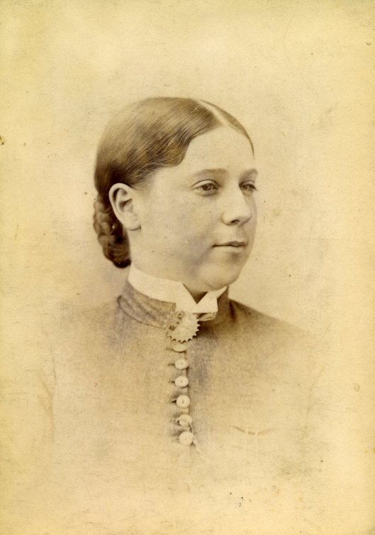 Edith Mary Manly - born 12-14-1866 - Australia (18 yrs old)